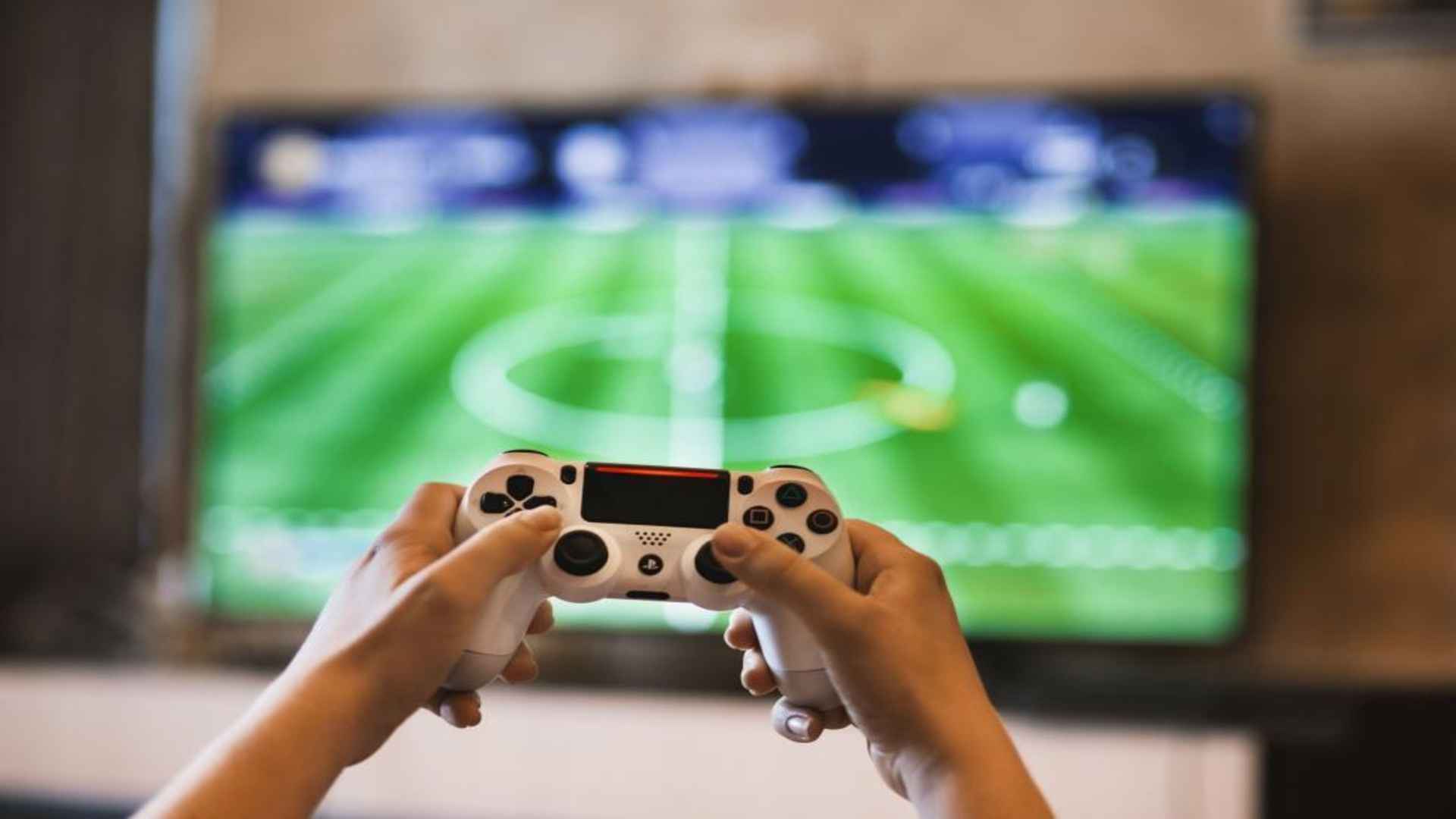 Online Mobile Games with Constant Improvements